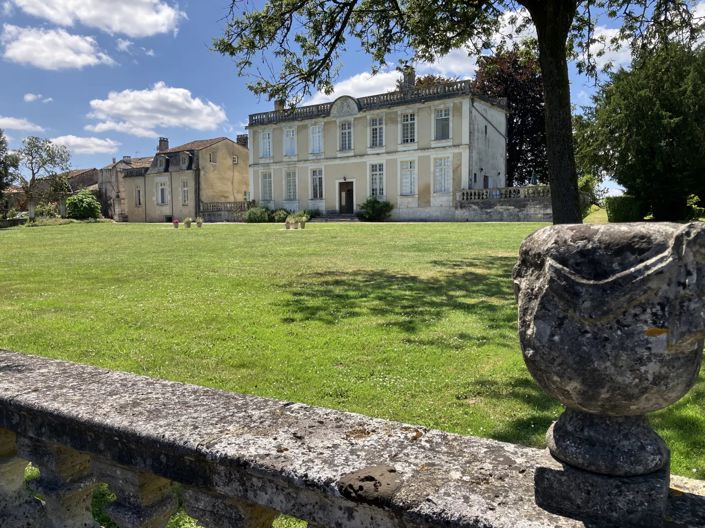 Image No.11-2 Bed Property for sale