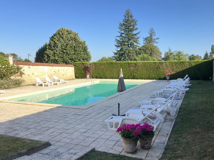 Image No.12-2 Bed Property for sale