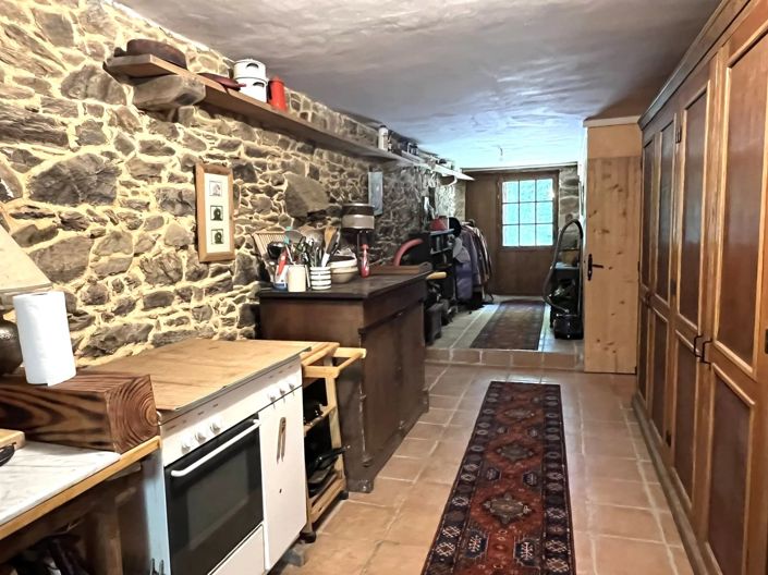 Image No.5-4 Bed House for sale