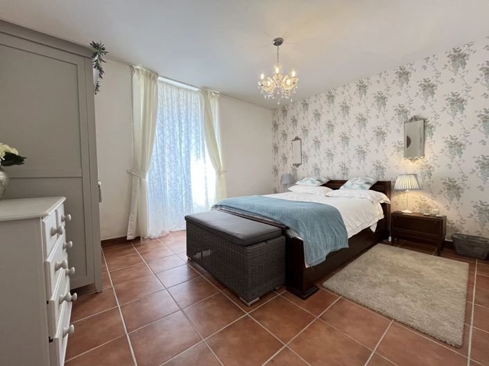 Image No.5-4 Bed House for sale