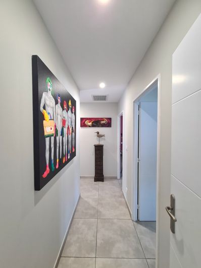 Image No.11-3 Bed House for sale