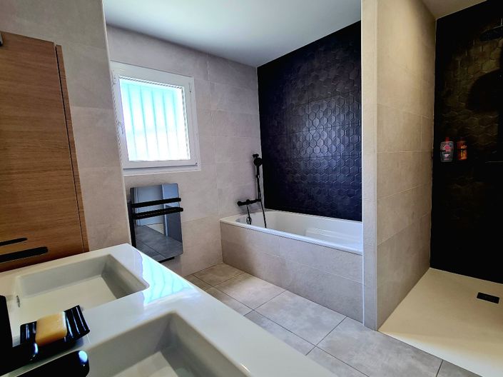 Image No.15-3 Bed House for sale