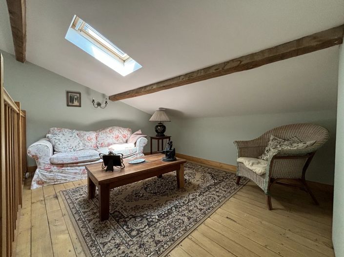 Image No.10-3 Bed House for sale