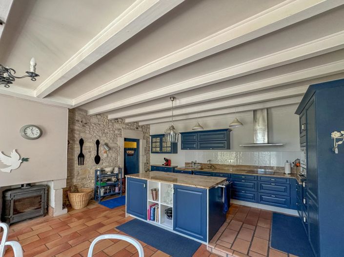 Image No.9-5 Bed House for sale