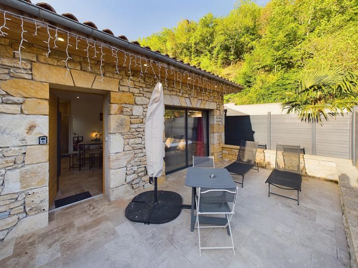 Image No.12-10 Bed House for sale