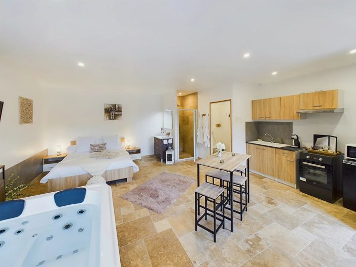 Image No.14-10 Bed House for sale