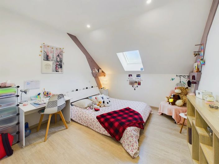 Image No.9-10 Bed House for sale