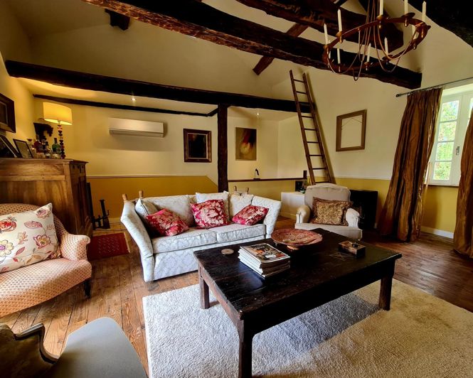 Image No.7-5 Bed Village House for sale