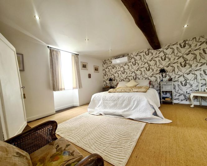 Image No.6-5 Bed Village House for sale