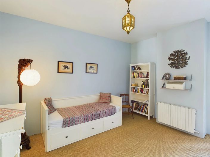 Image No.9-4 Bed House for sale