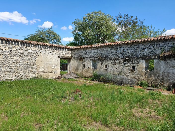 Image No.2-4 Bed House for sale