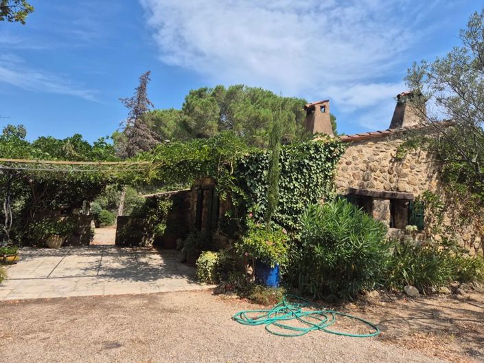 Image No.5-7 Bed House for sale