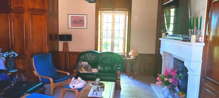 Image No.5-8 Bed House for sale