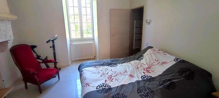 Image No.7-8 Bed House for sale