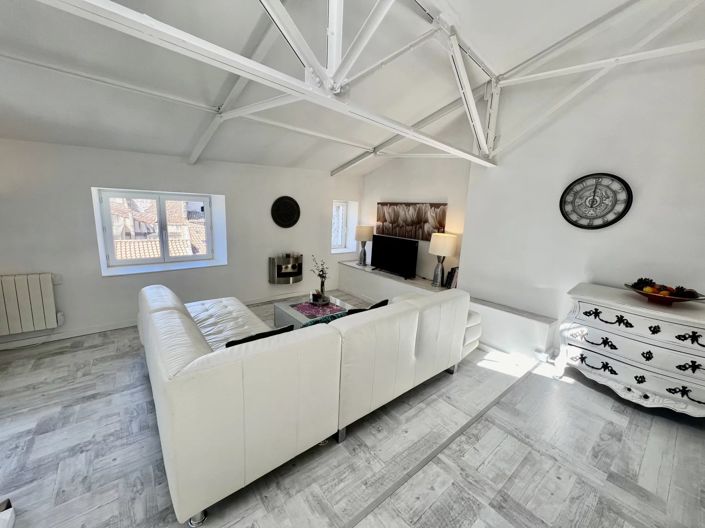 Image No.6-3 Bed Property for sale