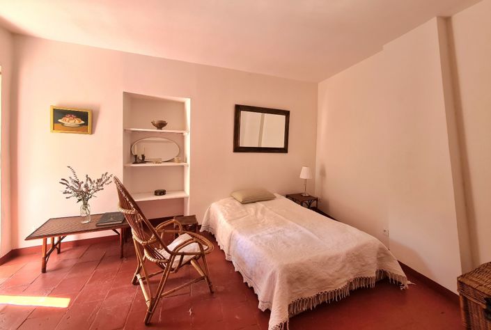 Image No.14-4 Bed House for sale