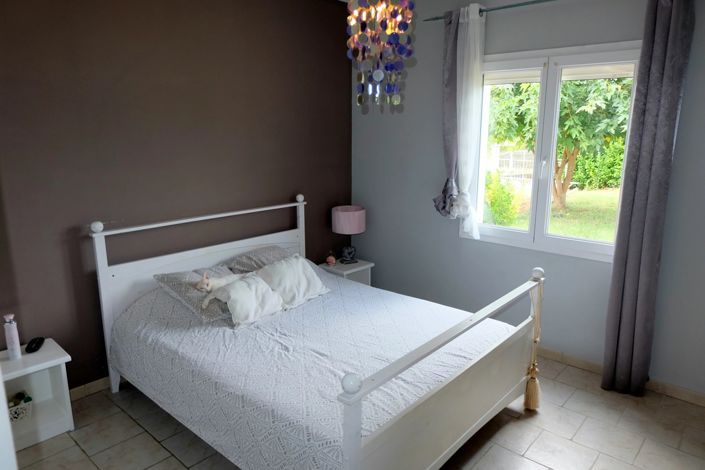 Image No.9-4 Bed House for sale