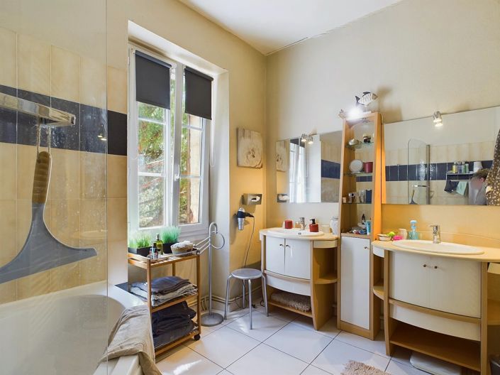 Image No.11-7 Bed House for sale