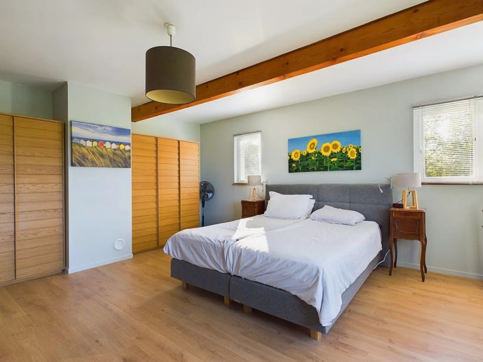 Image No.9-5 Bed House for sale