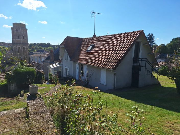Image No.1-4 Bed House for sale