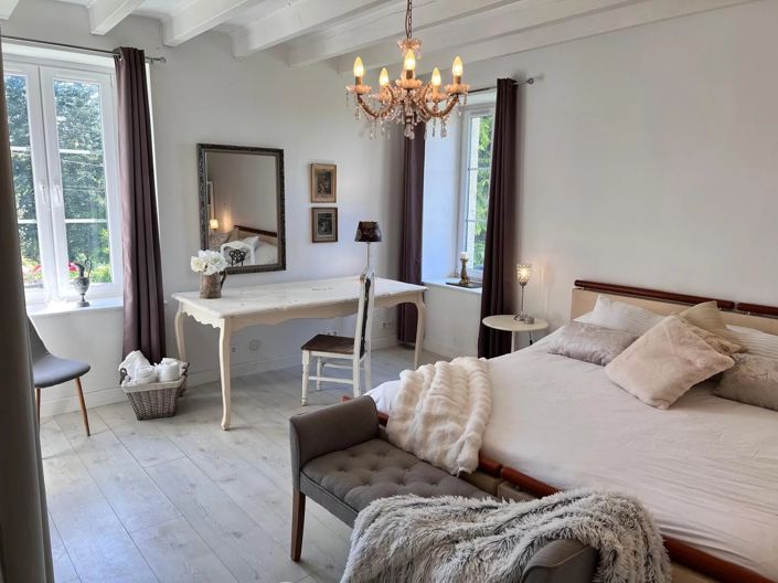 Image No.8-4 Bed House for sale