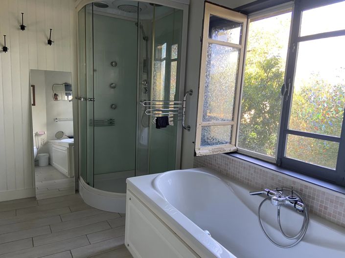 Image No.6-5 Bed House for sale