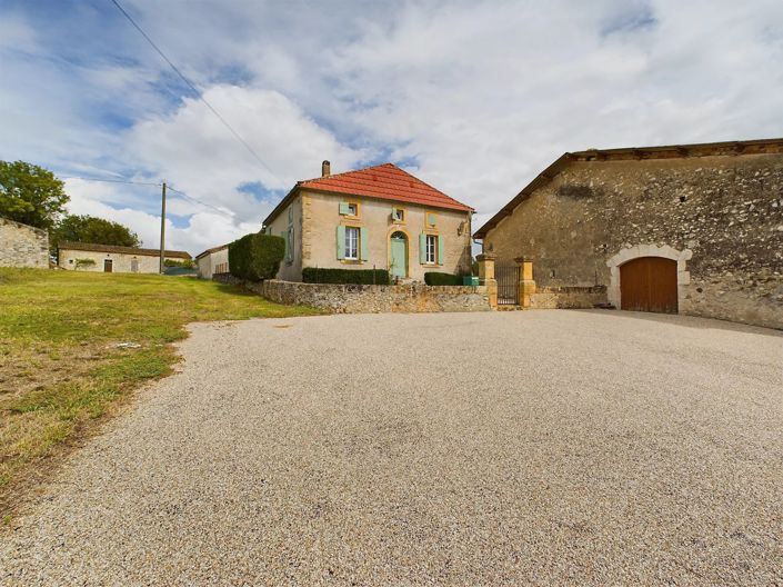 Image No.1-4 Bed House for sale