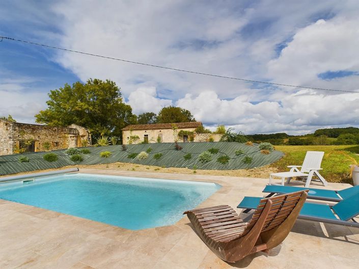 Image No.2-4 Bed House for sale