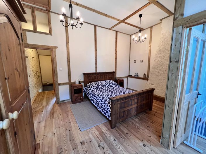 Image No.8-9 Bed House for sale