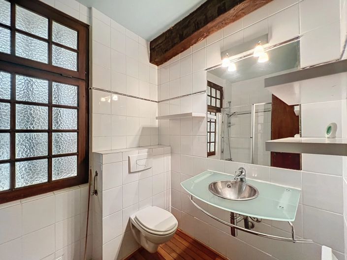 Image No.5-2 Bed Property for sale