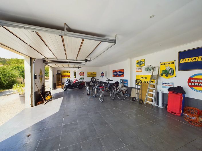 Image No.15-8 Bed House for sale