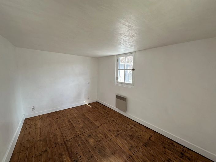 Image No.9-2 Bed House for sale