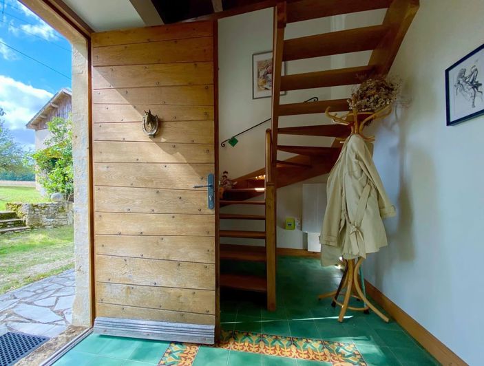 Image No.8-4 Bed House for sale