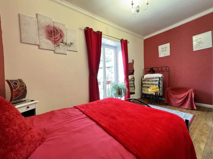 Image No.12-8 Bed House for sale