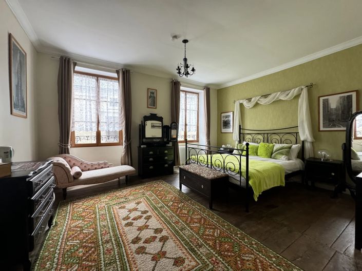 Image No.13-8 Bed House for sale