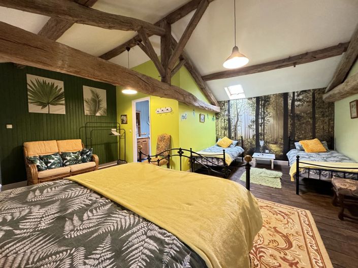 Image No.5-8 Bed House for sale