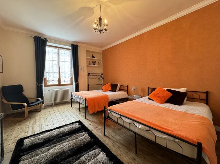 Image No.7-8 Bed House for sale