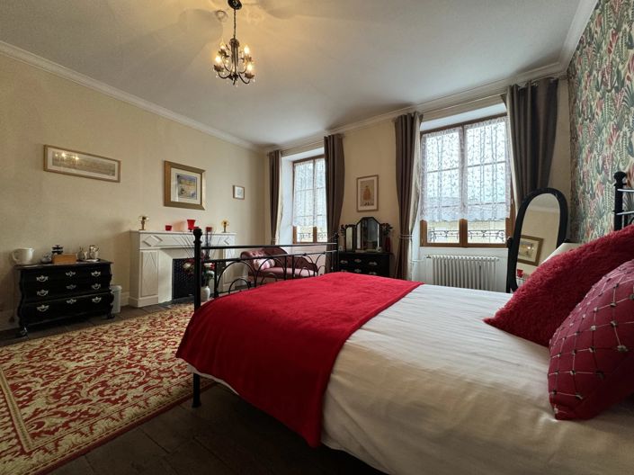 Image No.9-8 Bed House for sale