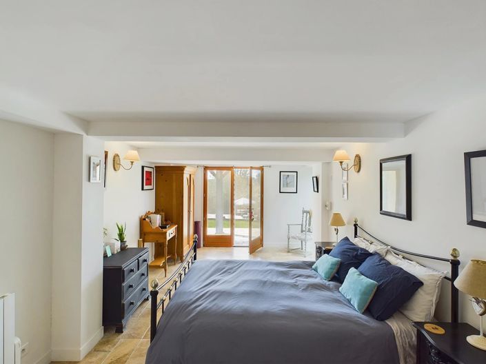 Image No.8-4 Bed House for sale