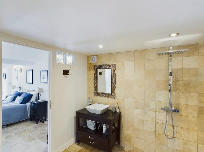 Image No.9-4 Bed House for sale