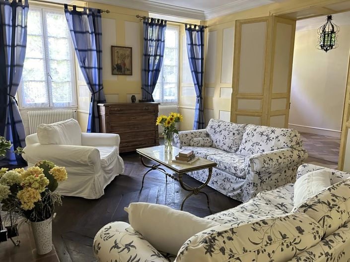 Image No.5-6 Bed Village House for sale