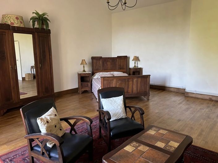 Image No.10-6 Bed Village House for sale