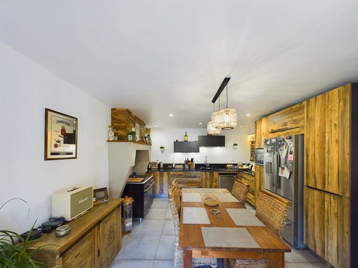 Image No.4-11 Bed House for sale