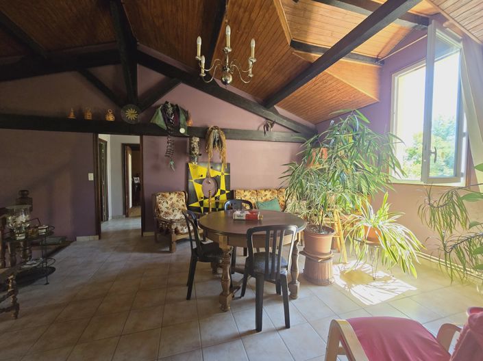 Image No.12-4 Bed House for sale