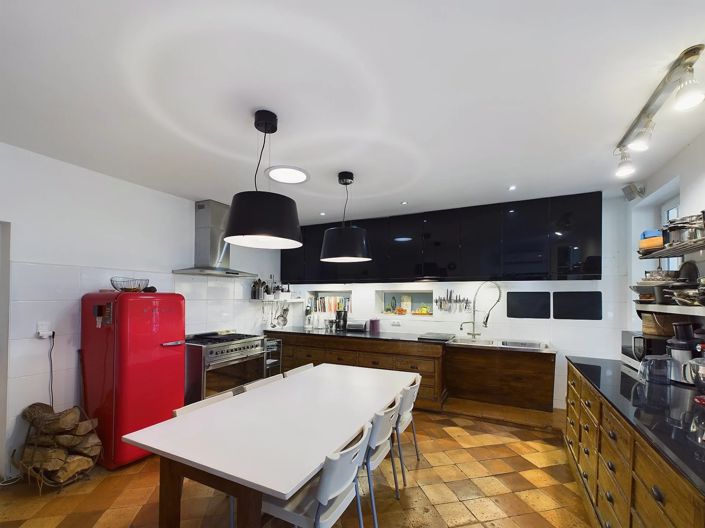 Image No.4-9 Bed House for sale