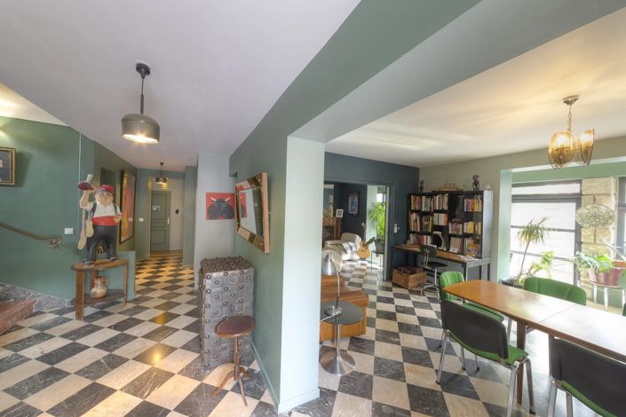 Image No.1-7 Bed House for sale