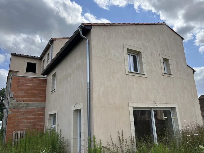 Image No.12-11 Bed House for sale