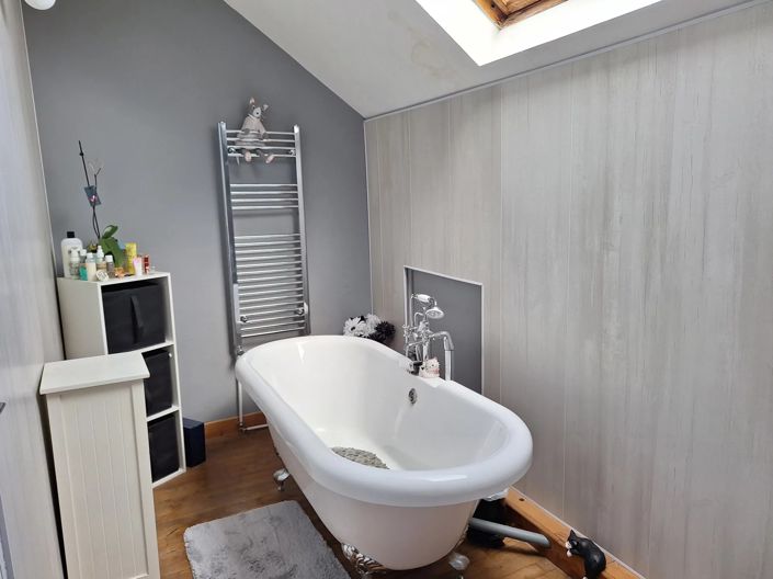 Image No.10-3 Bed House for sale