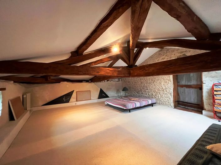 Image No.10-5 Bed House for sale