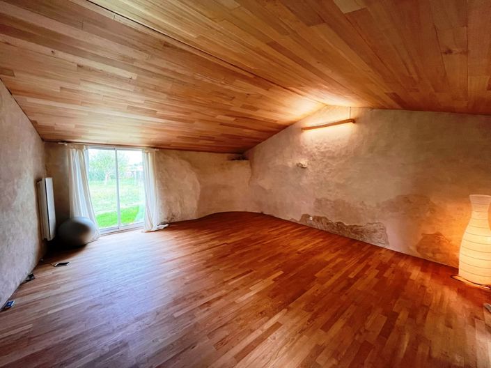 Image No.12-5 Bed House for sale